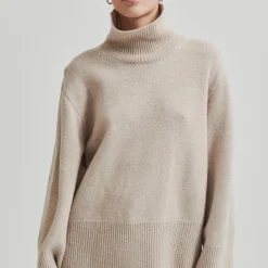 Alpha Knit T-Neck, pumice stone