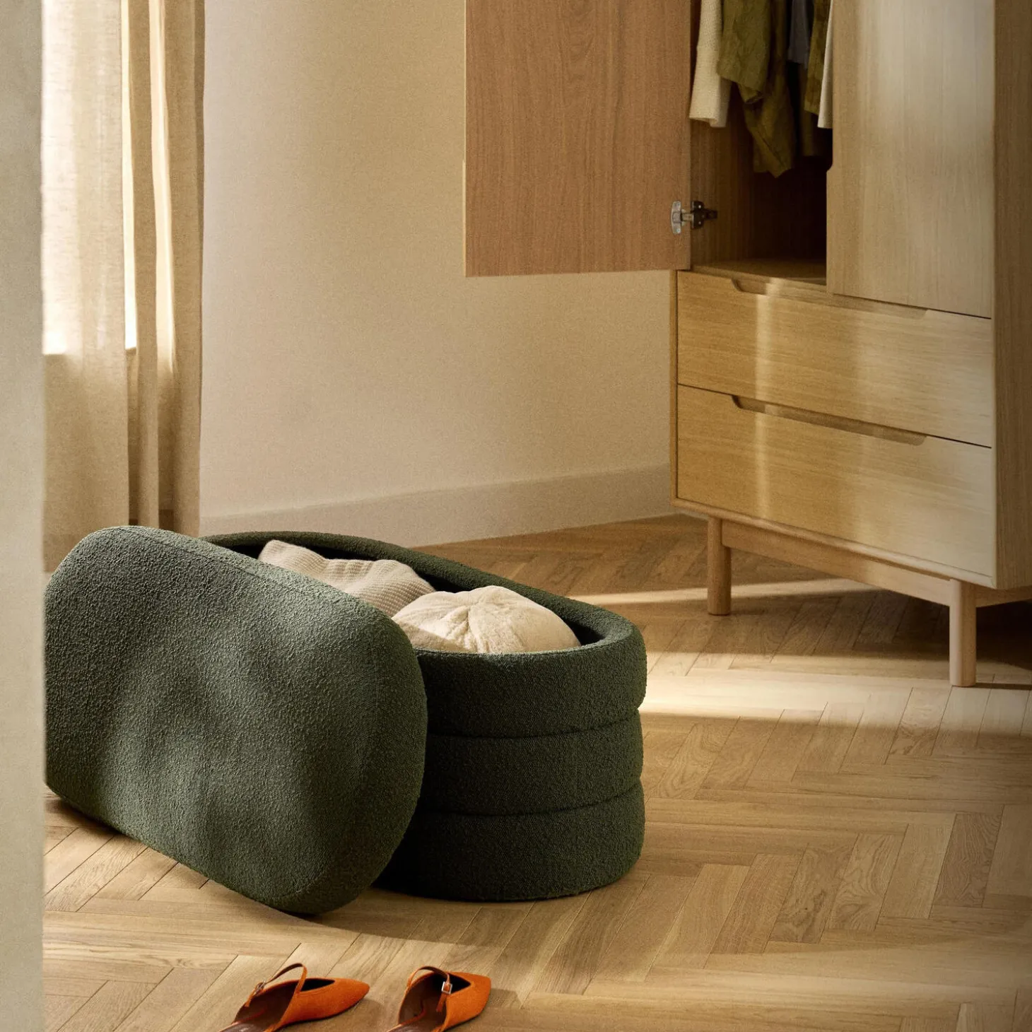 Alto bænk med opbavaring, bouclé mørkegrøn