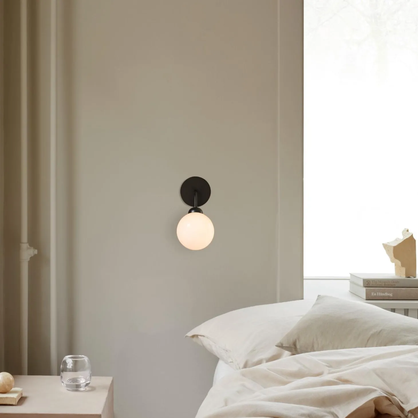 Apiales Wall Lamp, satin black/opal