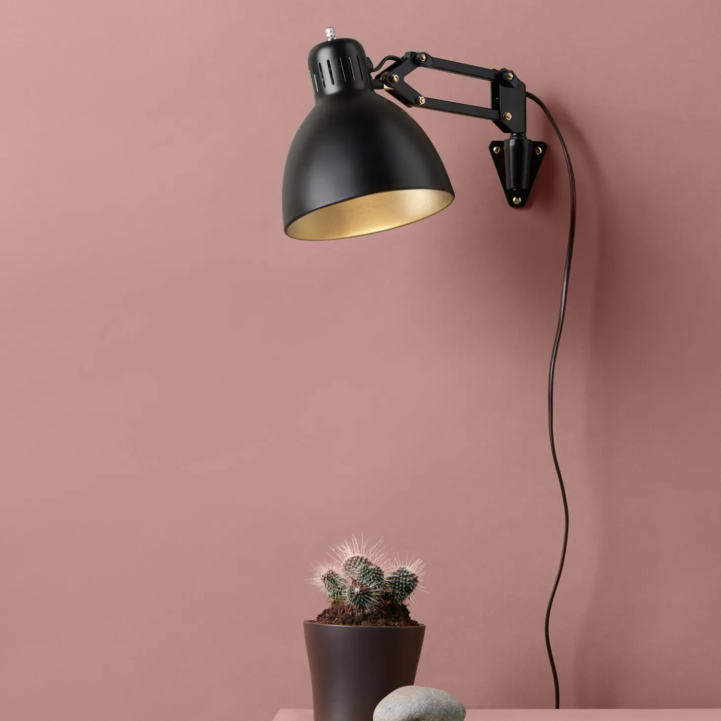 ARCHI W1 væglampe, black/gold