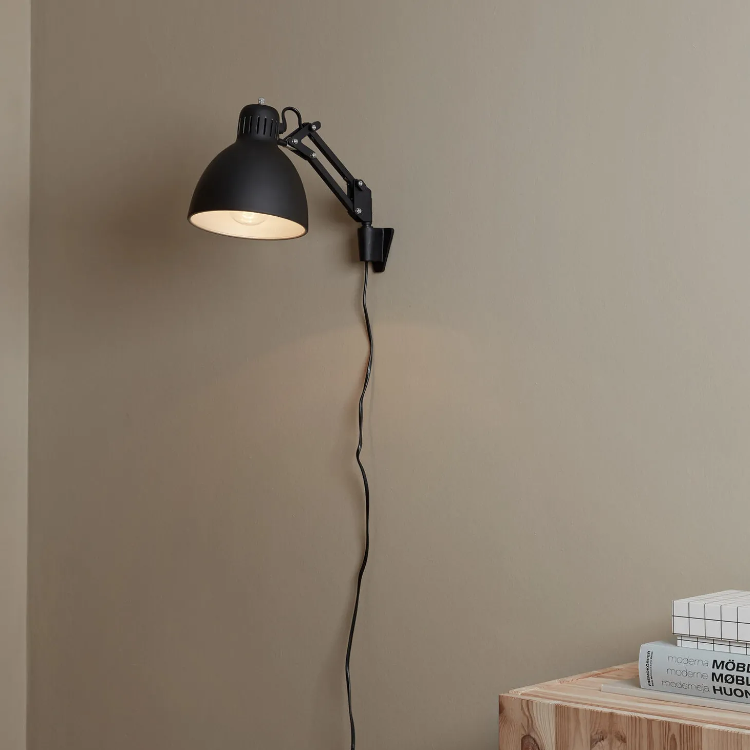 ARCHI W1 væglampe, black/silver