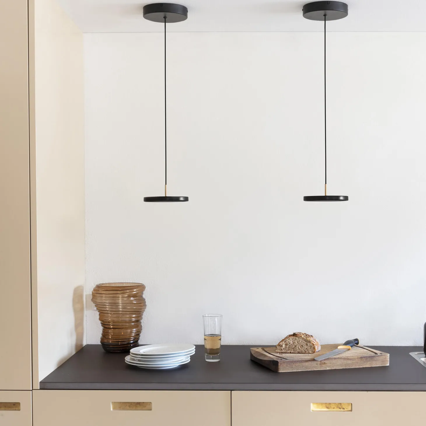 Asteria Micro Pendant, black/brass