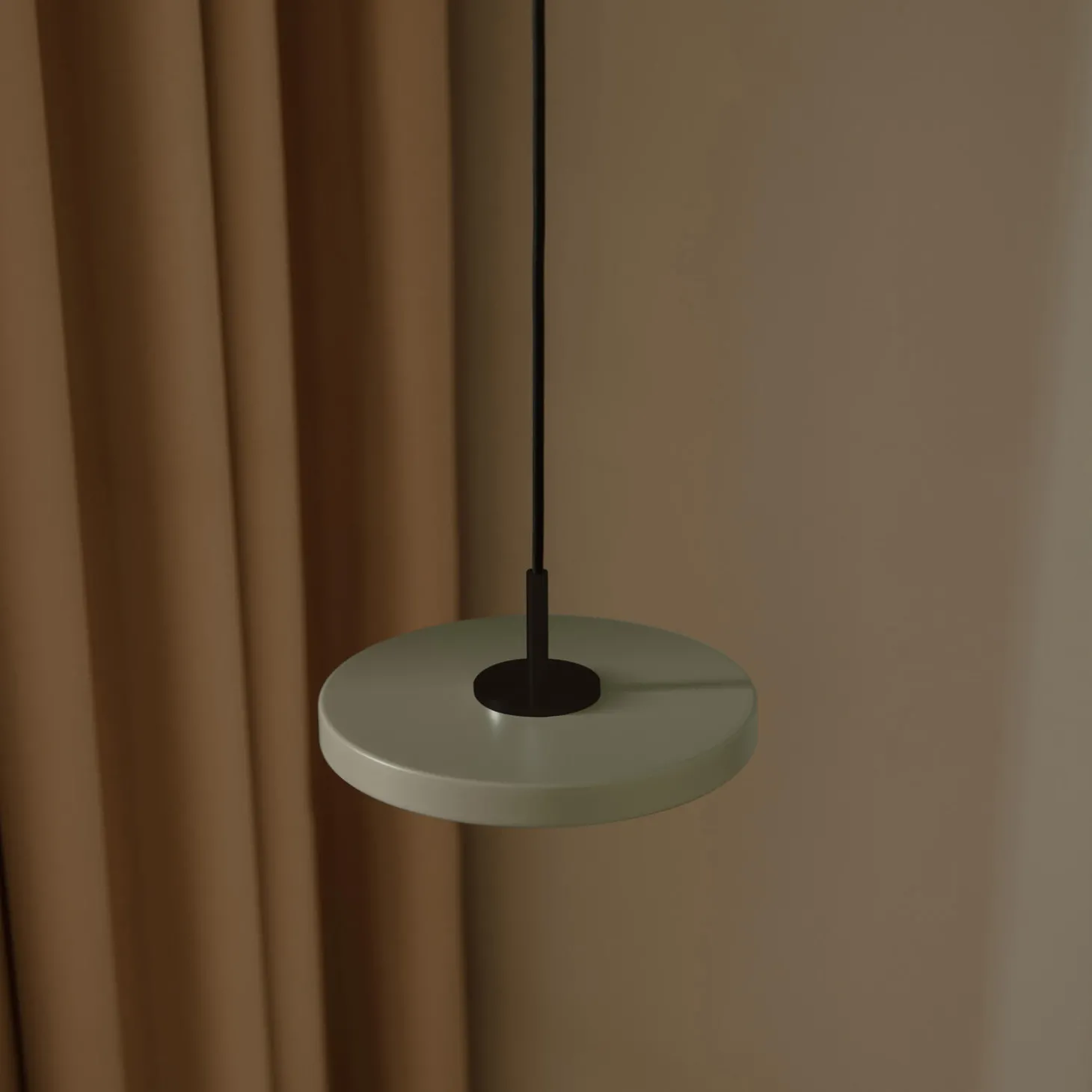 Asteria Micro Pendant, nuance olive/black