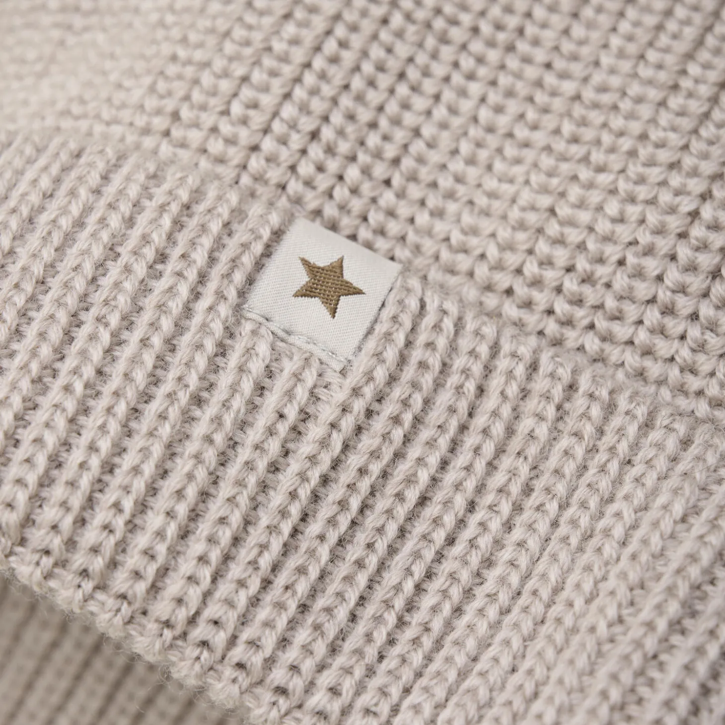 Beanie Wool Knit Pompoms, camel melange