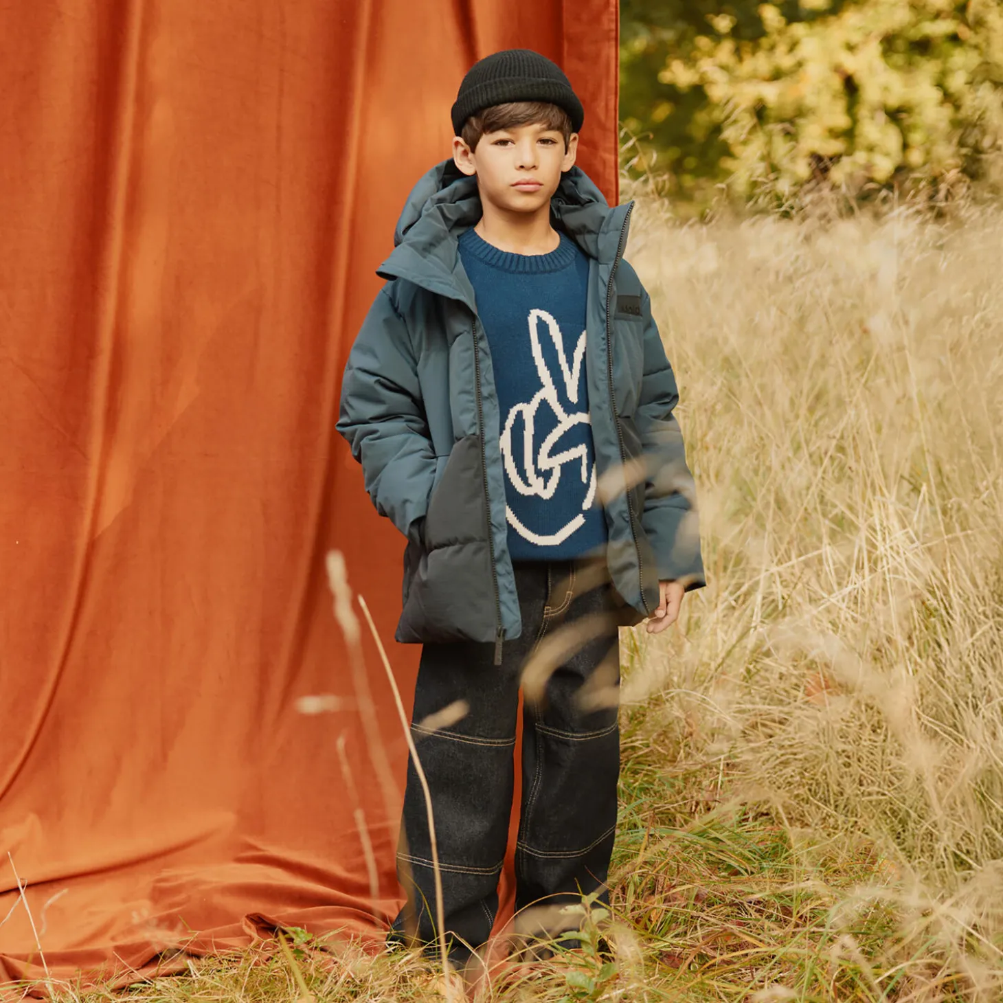 Bello sweater, peace at hand