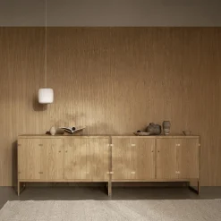 BM0057 skænk, olieret eg