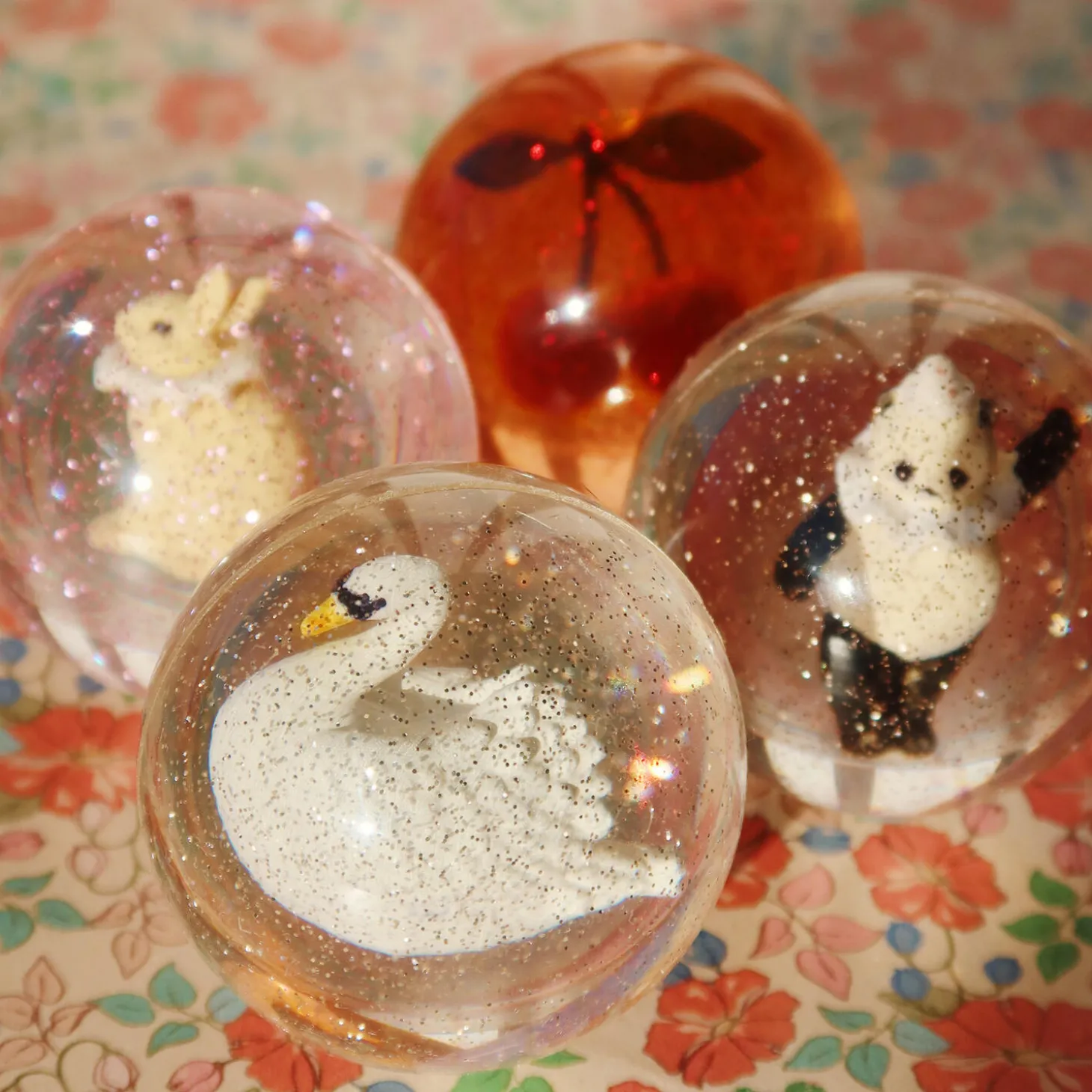 Bouncing Ball Set, cherry/swan