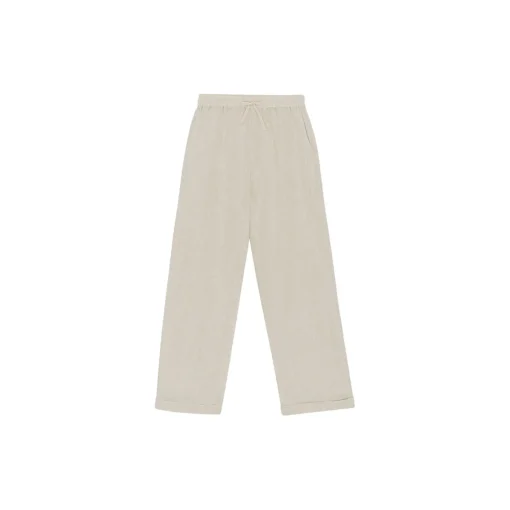 Cecilie Pants, nature