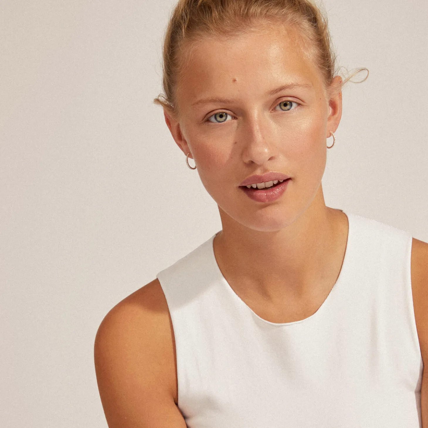 EBNA medium krystal hoops, sølvbelagt