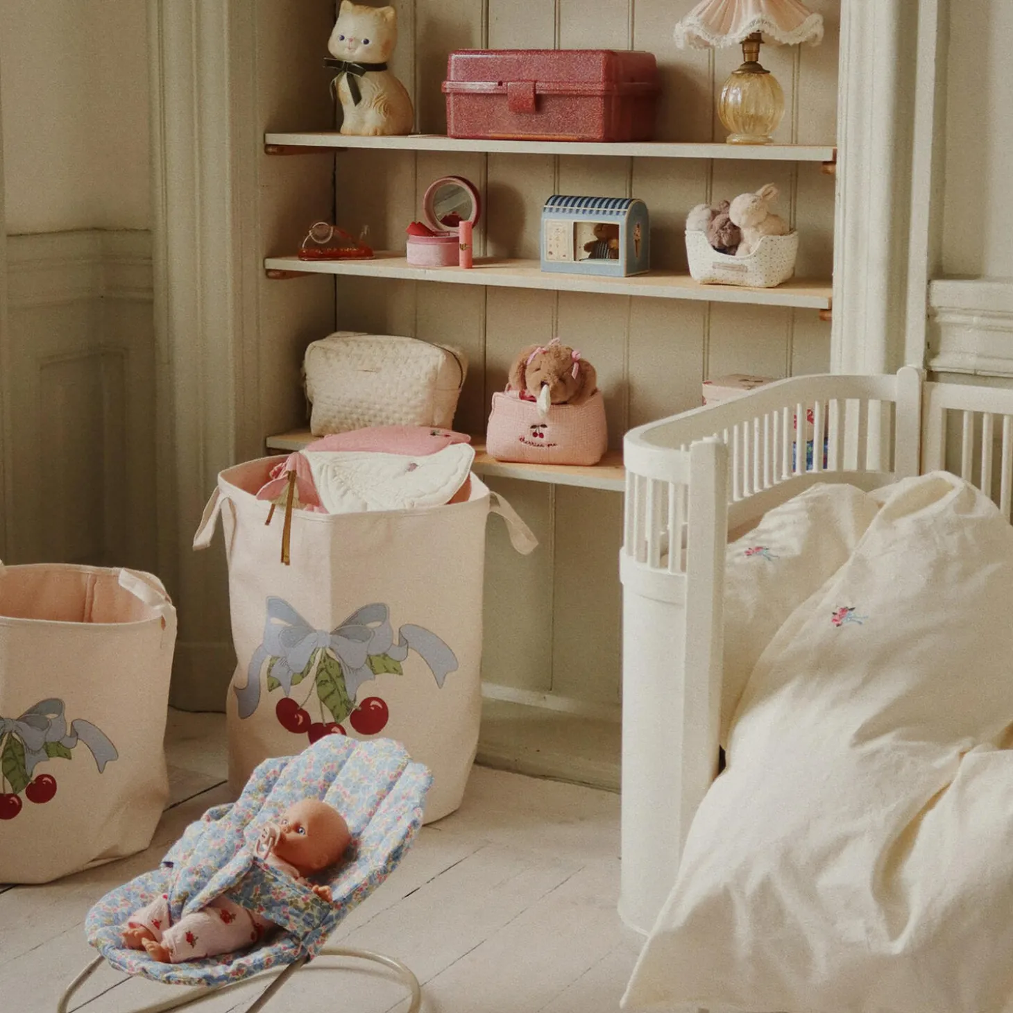 Elisa Doll, rosie blush