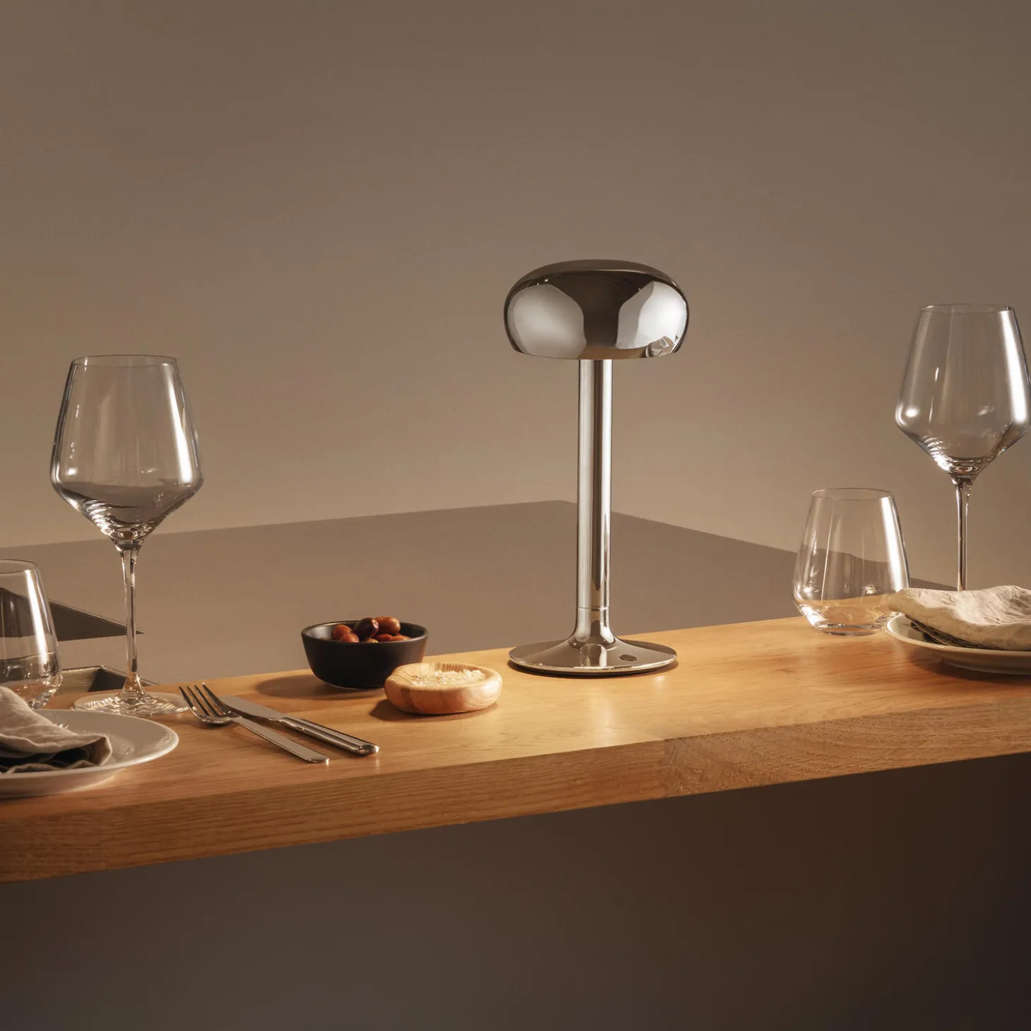 Emendo LED batterilampe, chrome