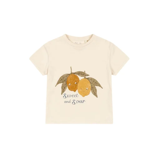 Famo Tee, almond milk