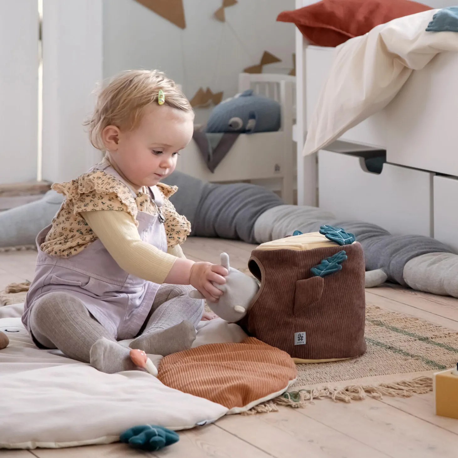 Gemmeleg træstub aktivitetslegetøj, brown