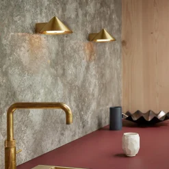 Grasp Wall Lamp, brass