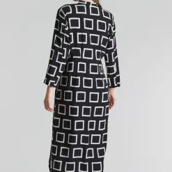 Iki kjole med knapper, hopscotch