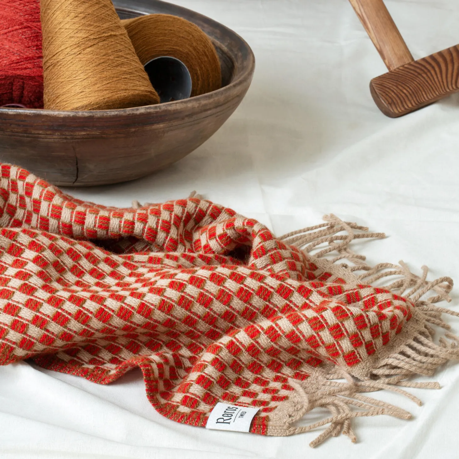 ISAK Throw, red sumac