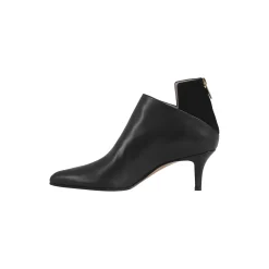 Ivy, black