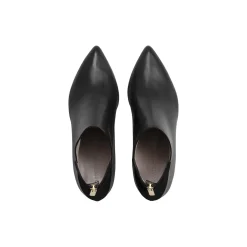 Ivy, black