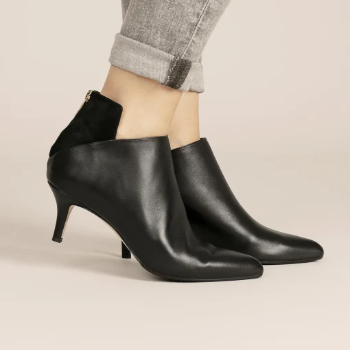 Ivy, black