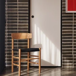 J39 Mogensen sædepolstret stol, olieret eg/sort kanvas