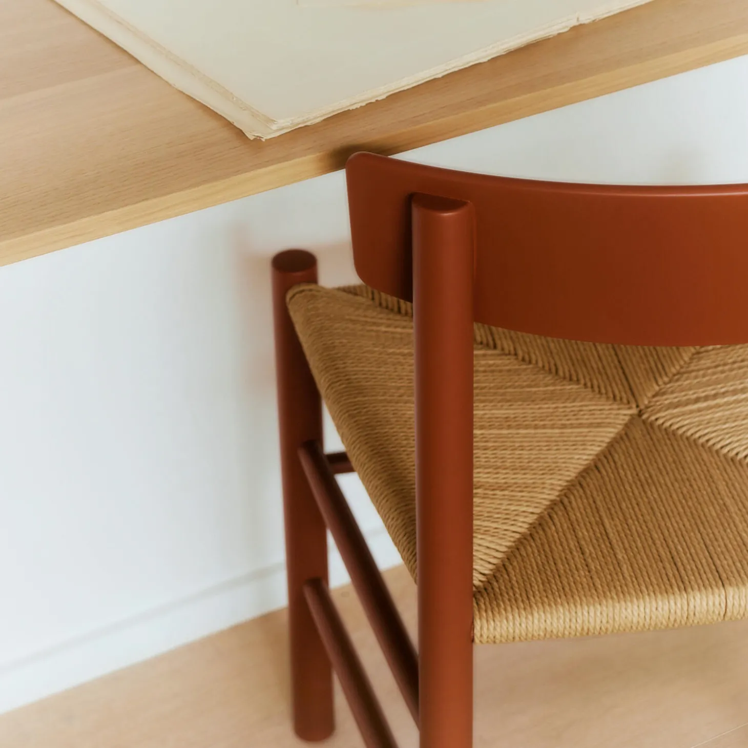 J39 Mogensen stol, herritage red/natur