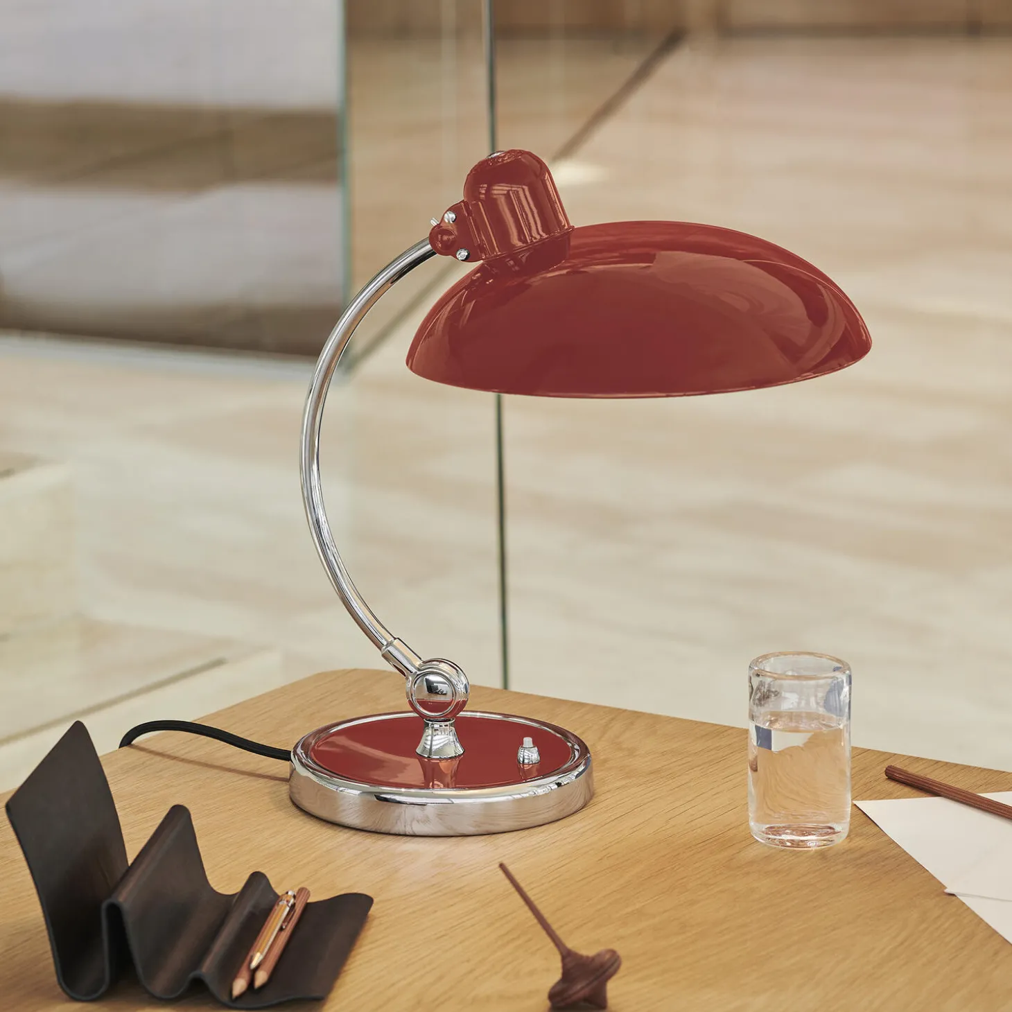 KAISER idell™ 6631-T Luxus bordlampe, venetian red