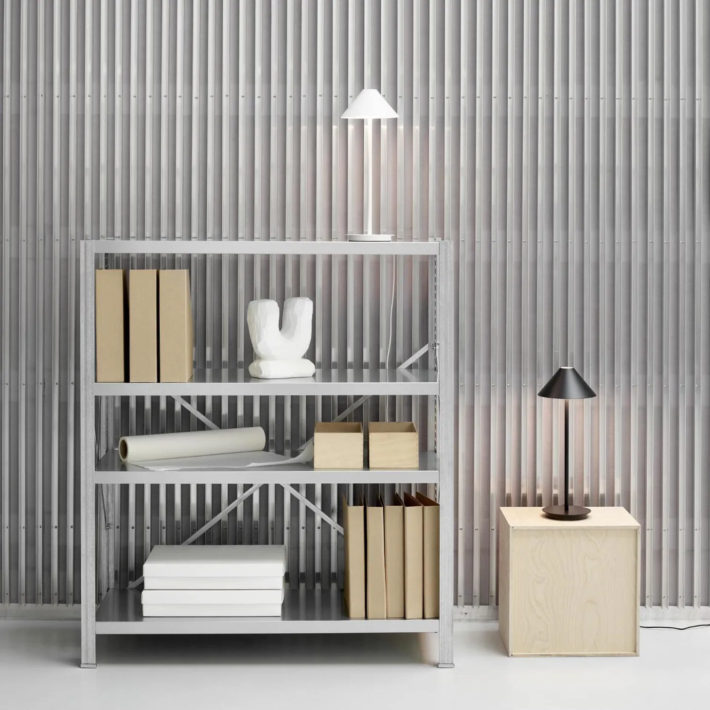 Keglen bordlampe, hvid