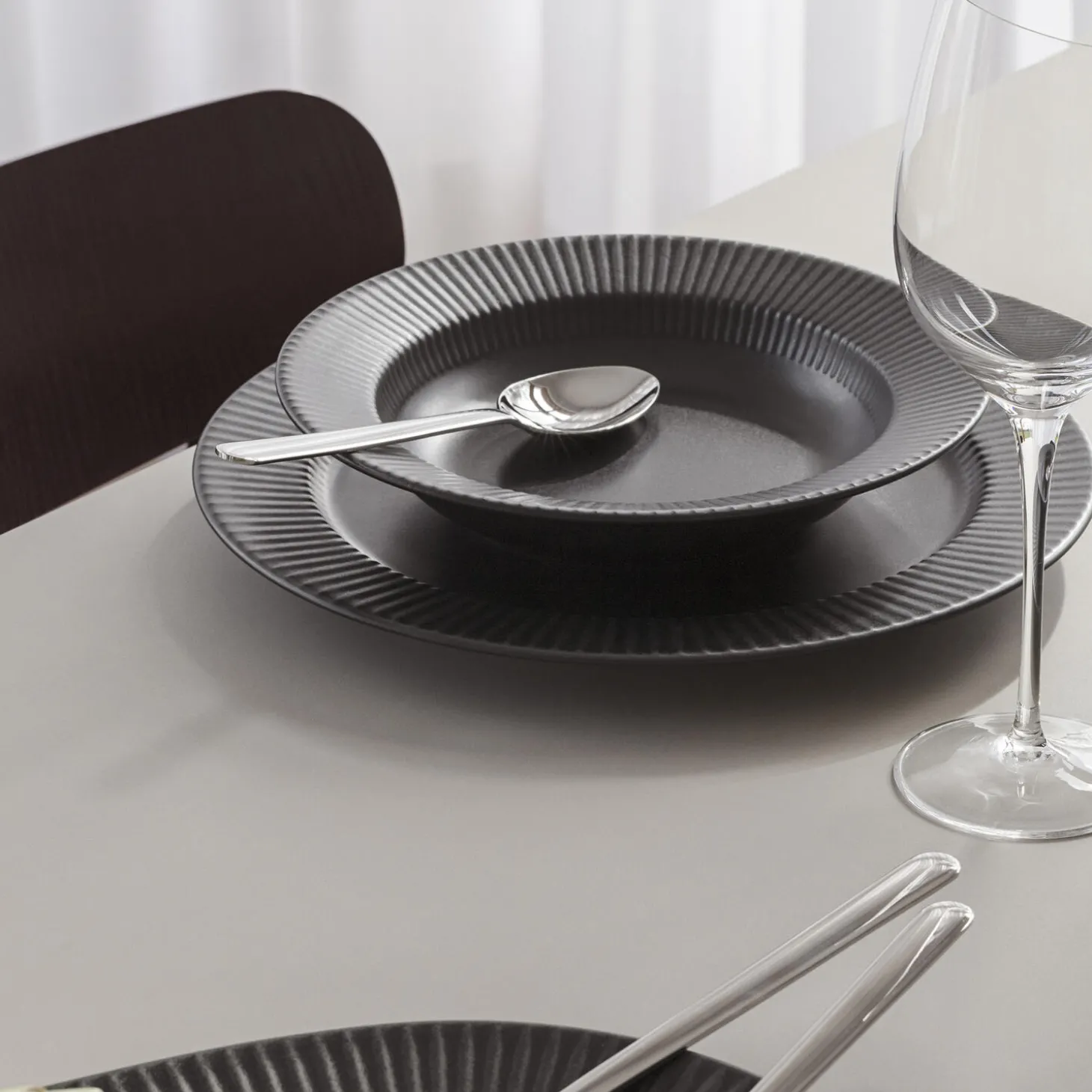 Legio Nova Middagstallerken 25 cm, black