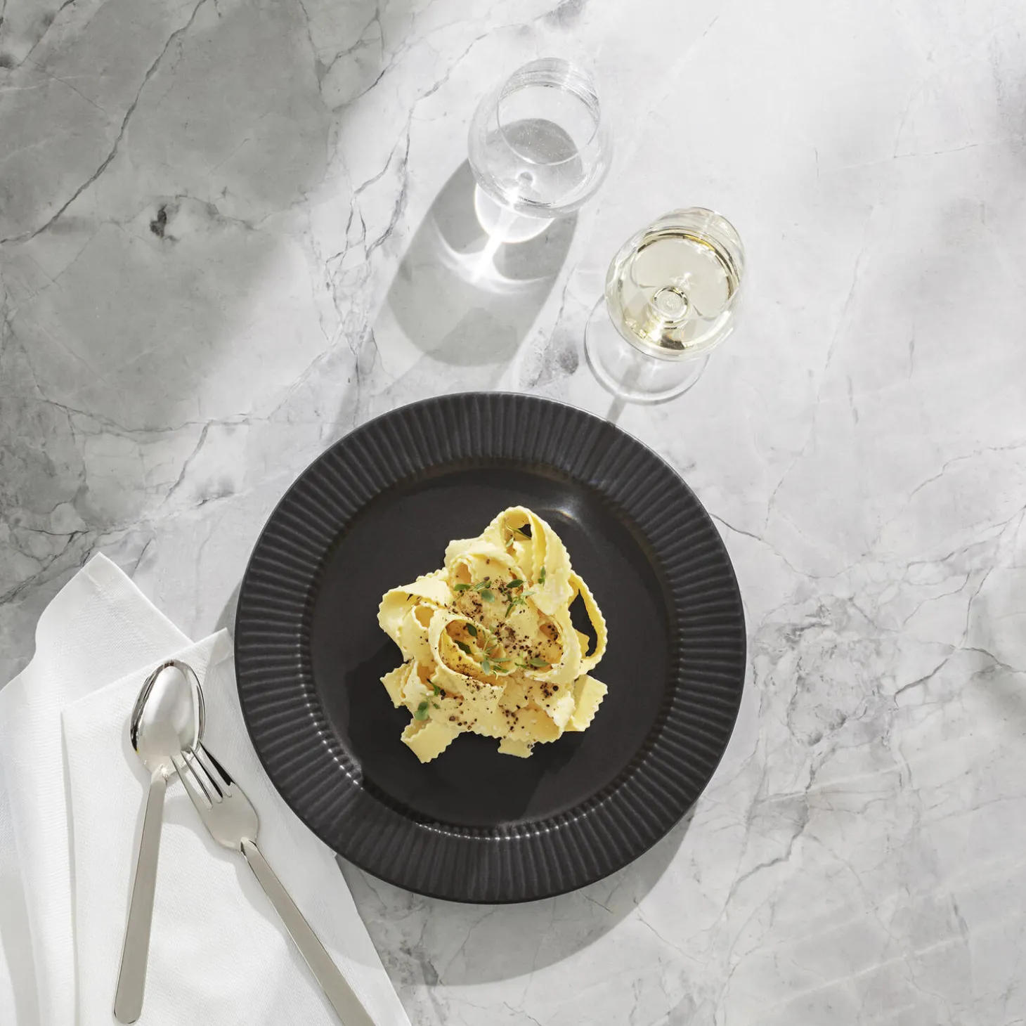 Legio Nova Middagstallerken 25 cm, black