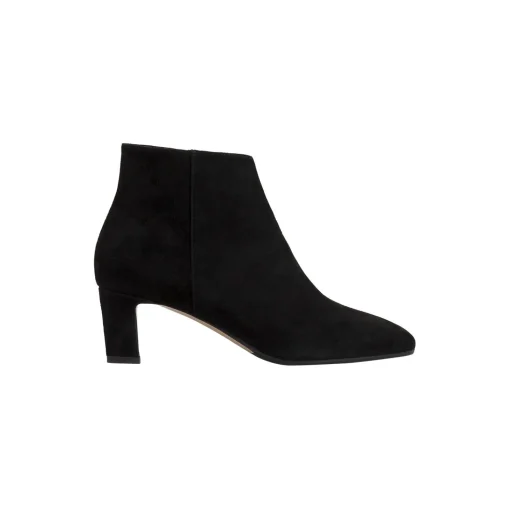 Marta, black