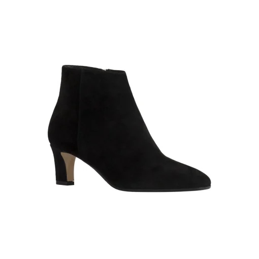 Marta, black