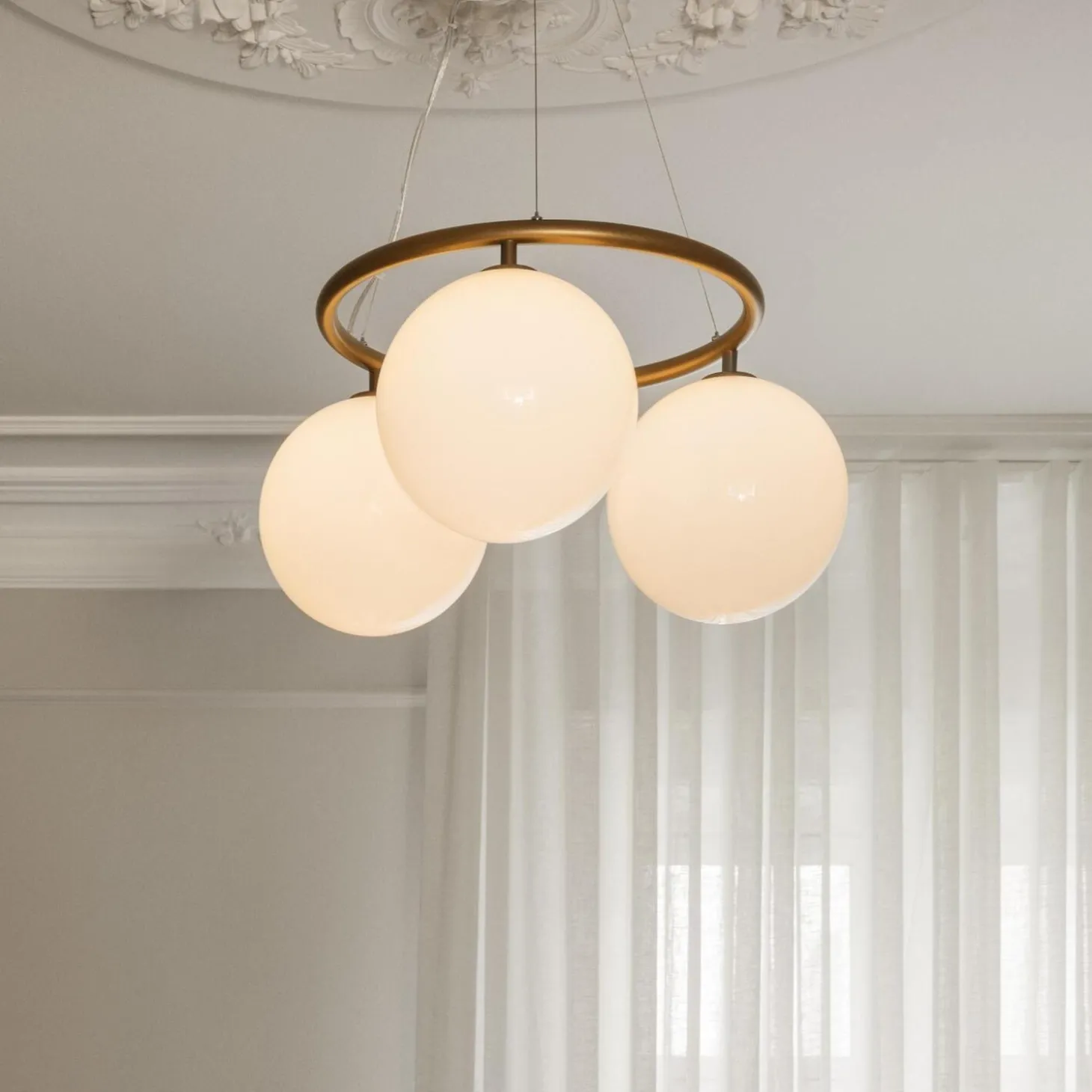 Miira 3 Circular Pendant, dark bronze/opal