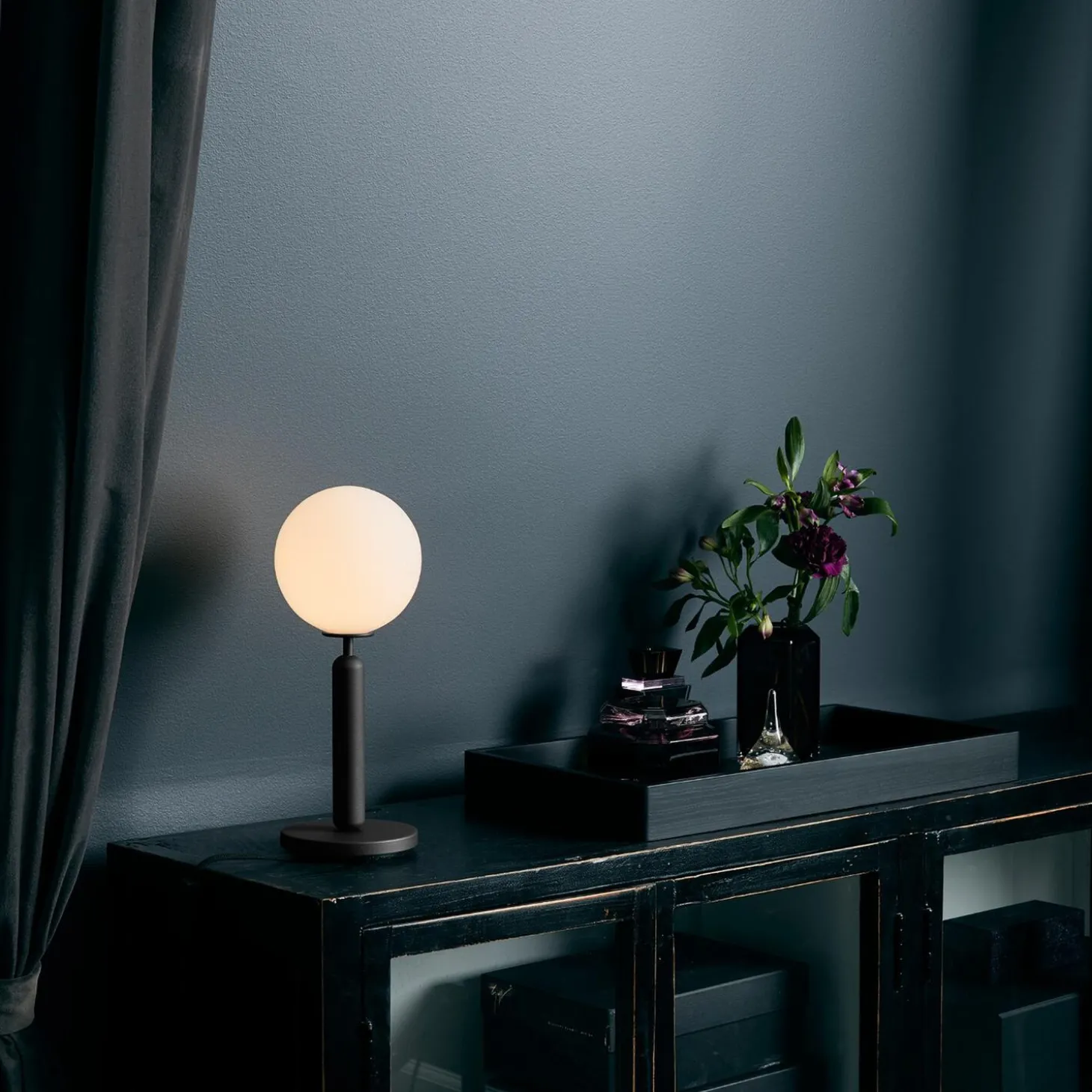 Miira Table Lamp, rock grey/opal