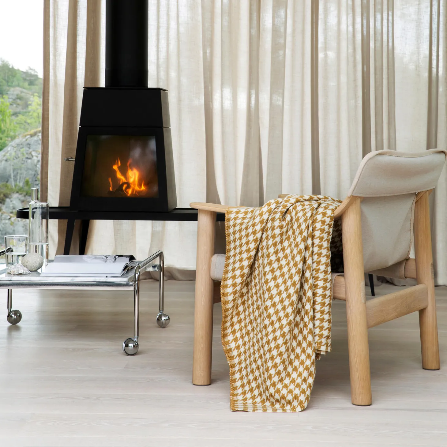 MIMI Throw, tobacco