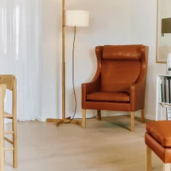 Mogensen 2204 Øreklapstolen, russet brown/lysolieret eg