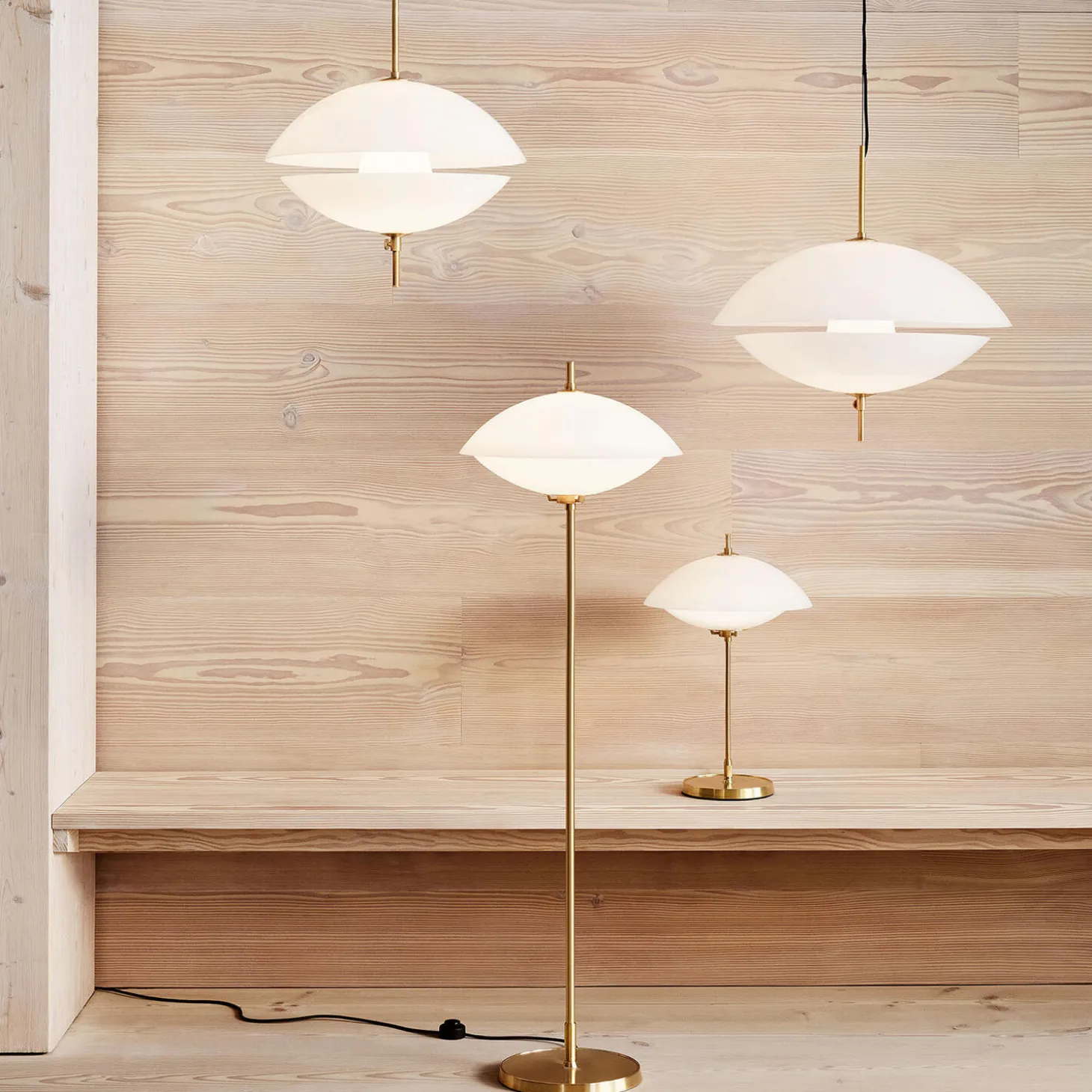 MUSLING™ gulvlampe, opal/brass