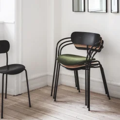 Pavilion AV1 stol, eg/sort