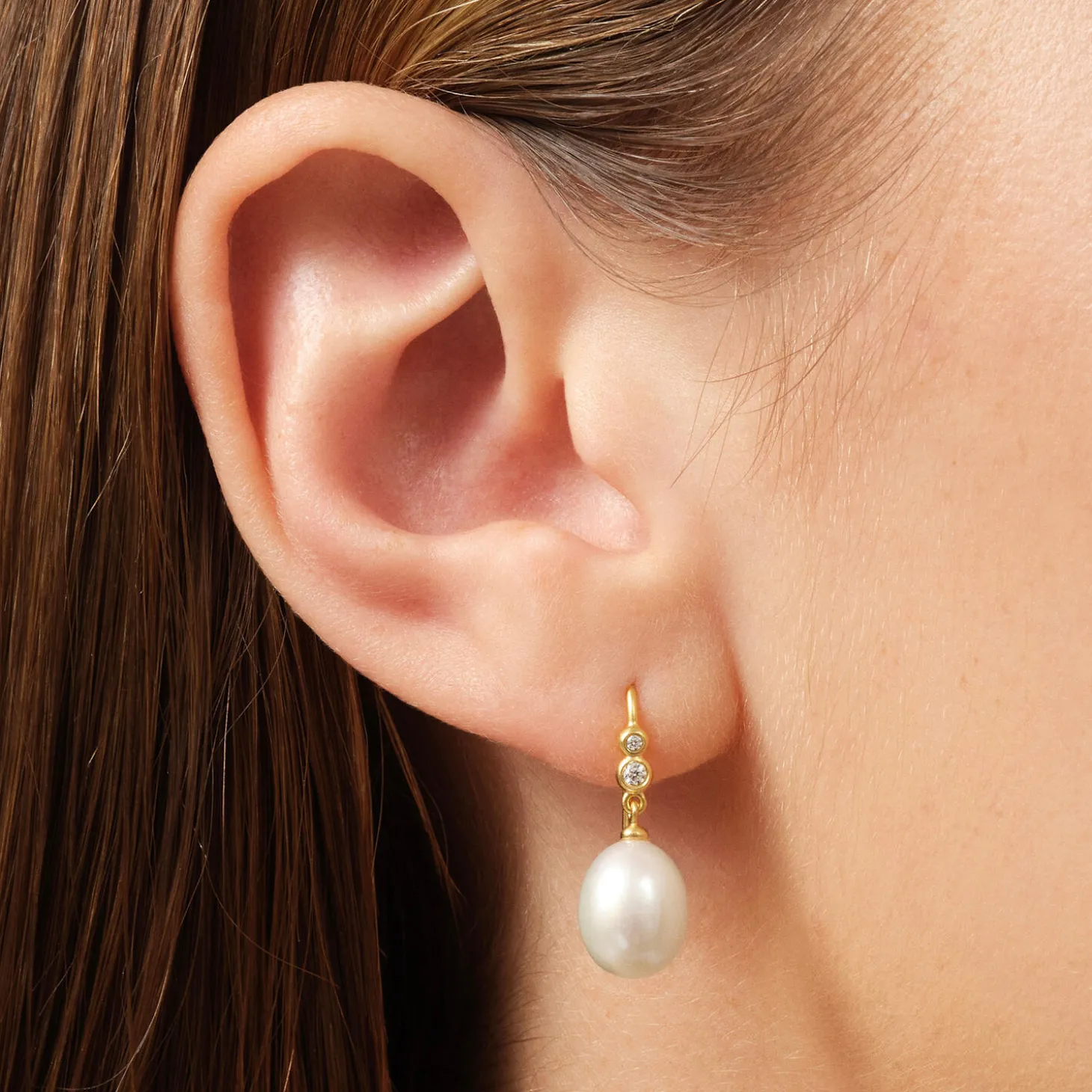 Perla Earring, gold/white pearl