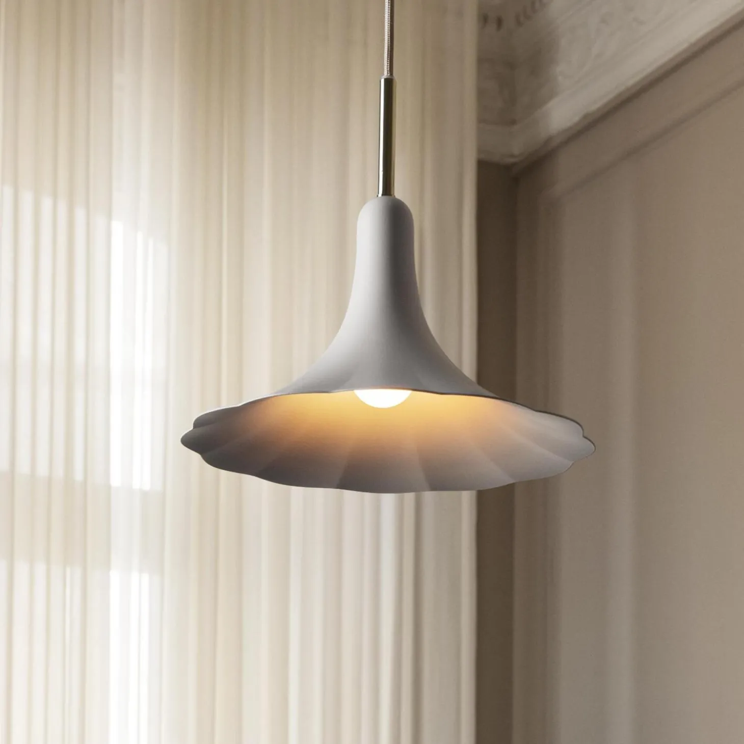 Petalii 1 Pendant, polished brass