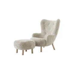 Petra VB3 Lounge Chair, Sheepskin Moonlight/oiled oak