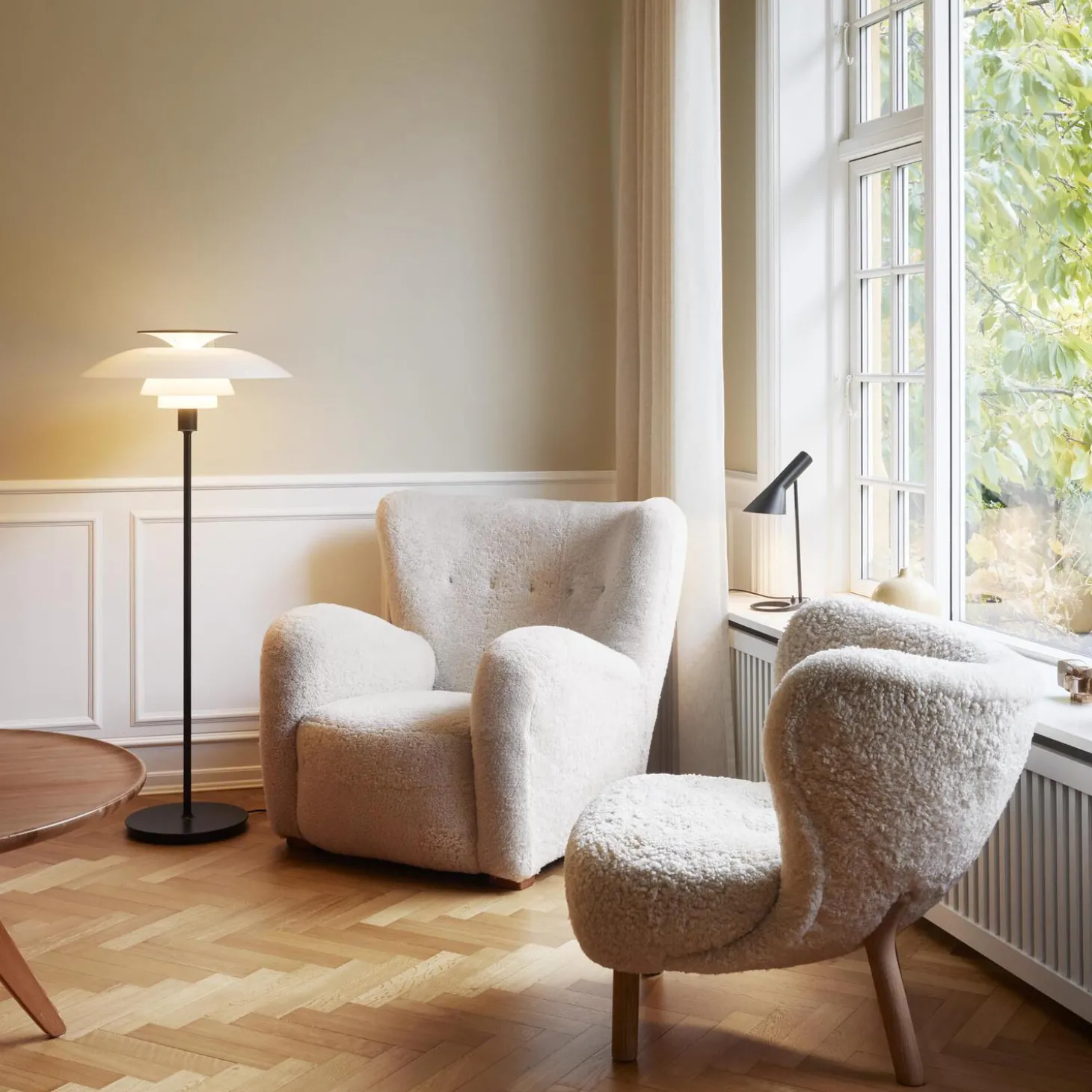 PH 80 gulvlampe, hvid opal/sort