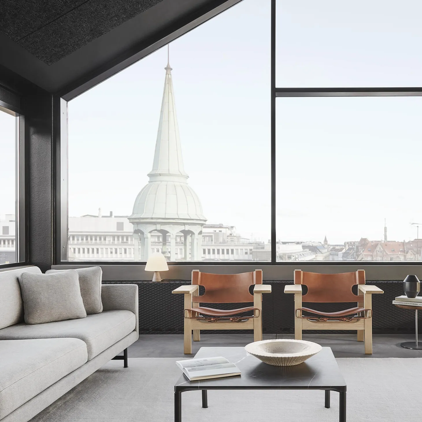 Piloti Wood sofabord, sortlakeret eg