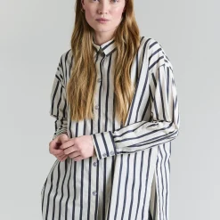 Pirate stripe skjorte med lukning i ryg, pirate stripe