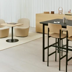 Plan Barstool, lacquered oak/black