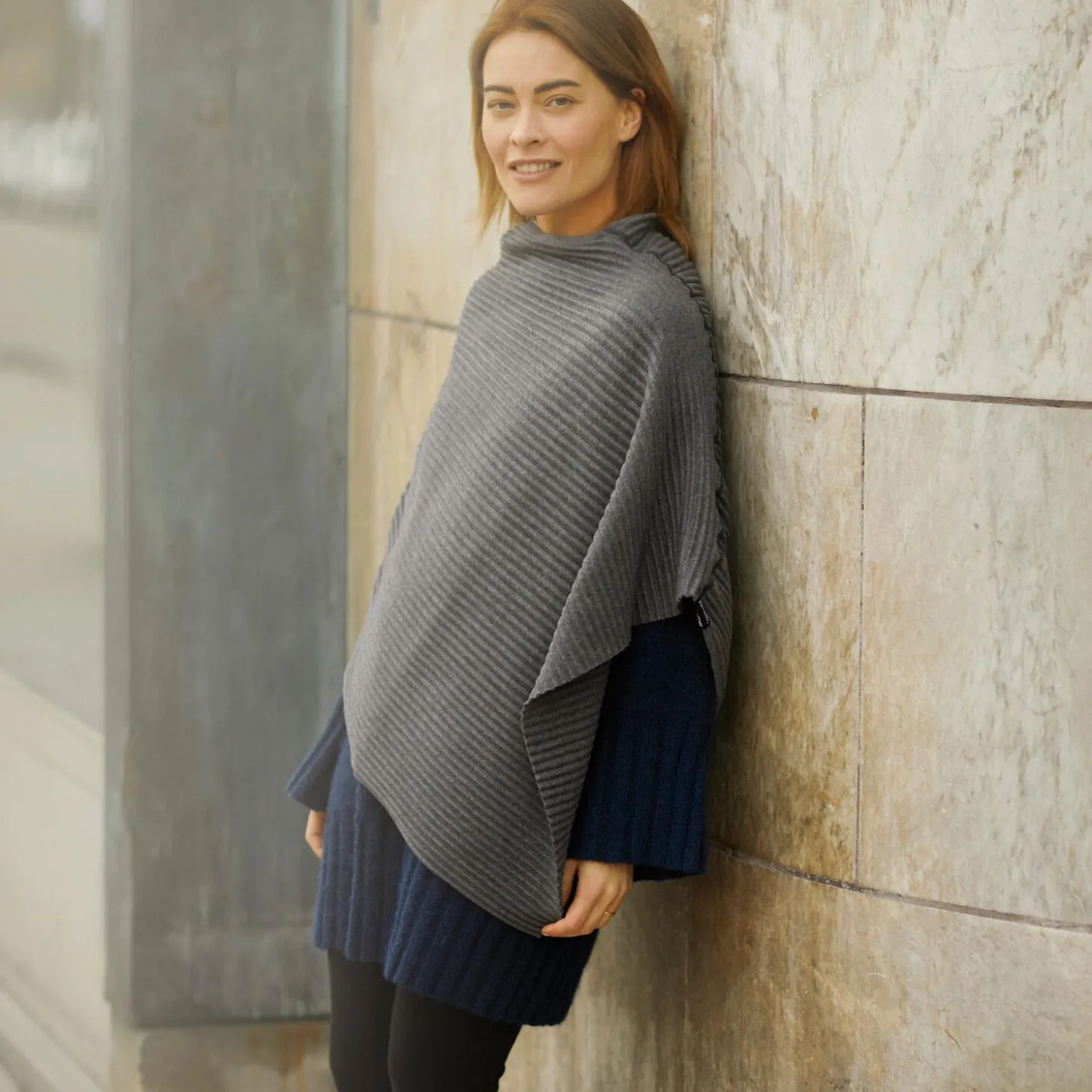 Pleece Poncho, dark grey