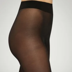 Pure Shimmer 40 Concealer Tigh, black