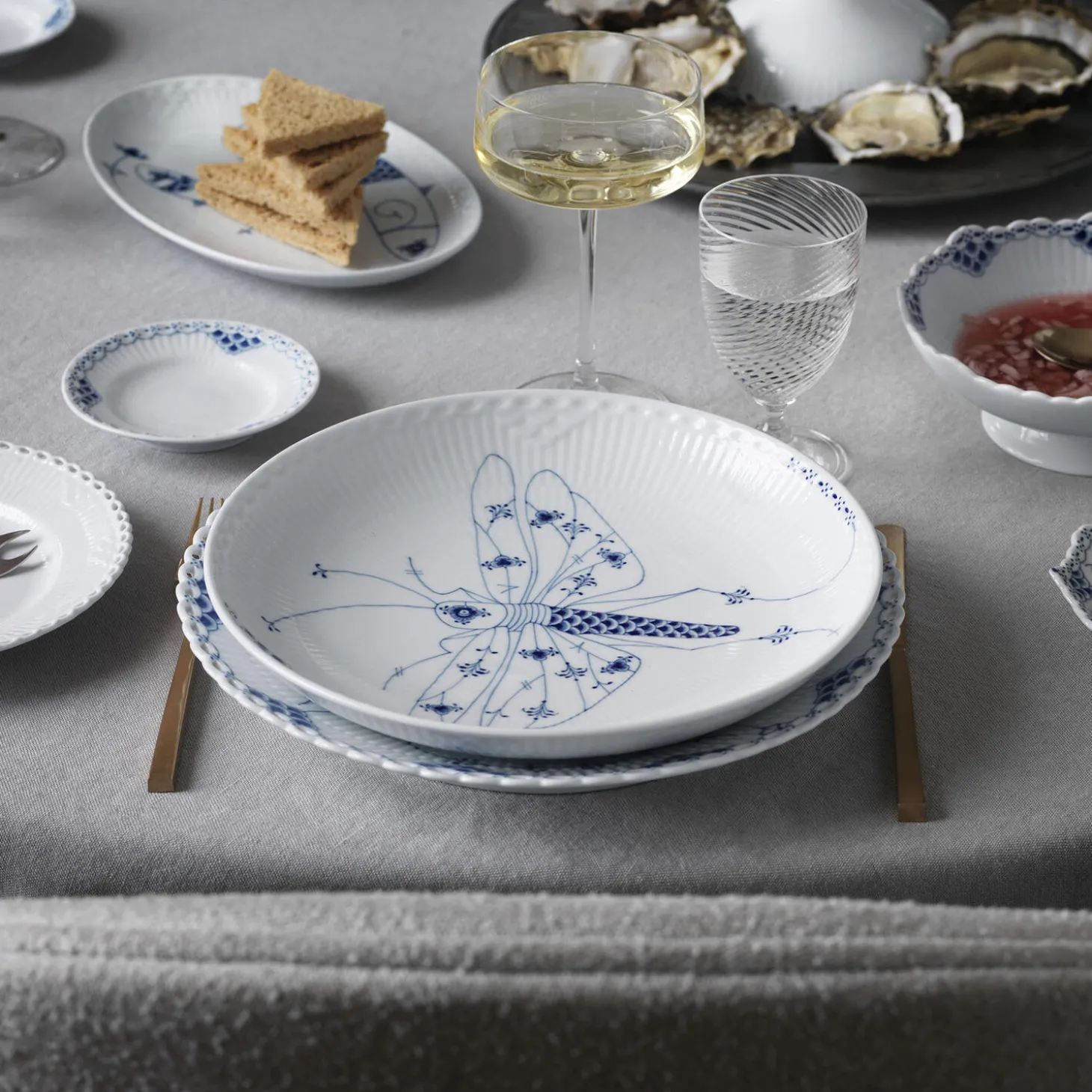 Royal Creatures skål Ø 25 cm, græshoppe