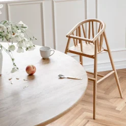 Saga højstol, eg