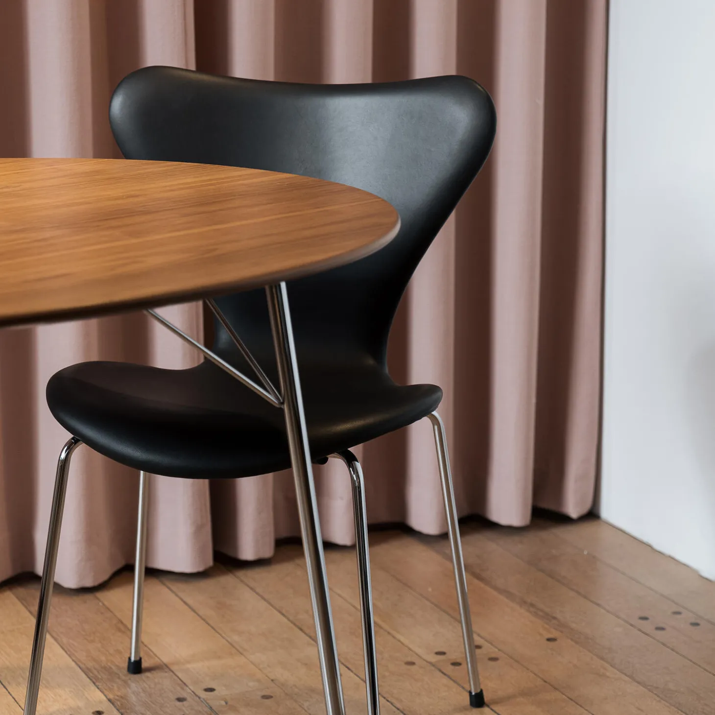 Serie 7™ 3107 fuldpolstret stol, dark brown/chrome