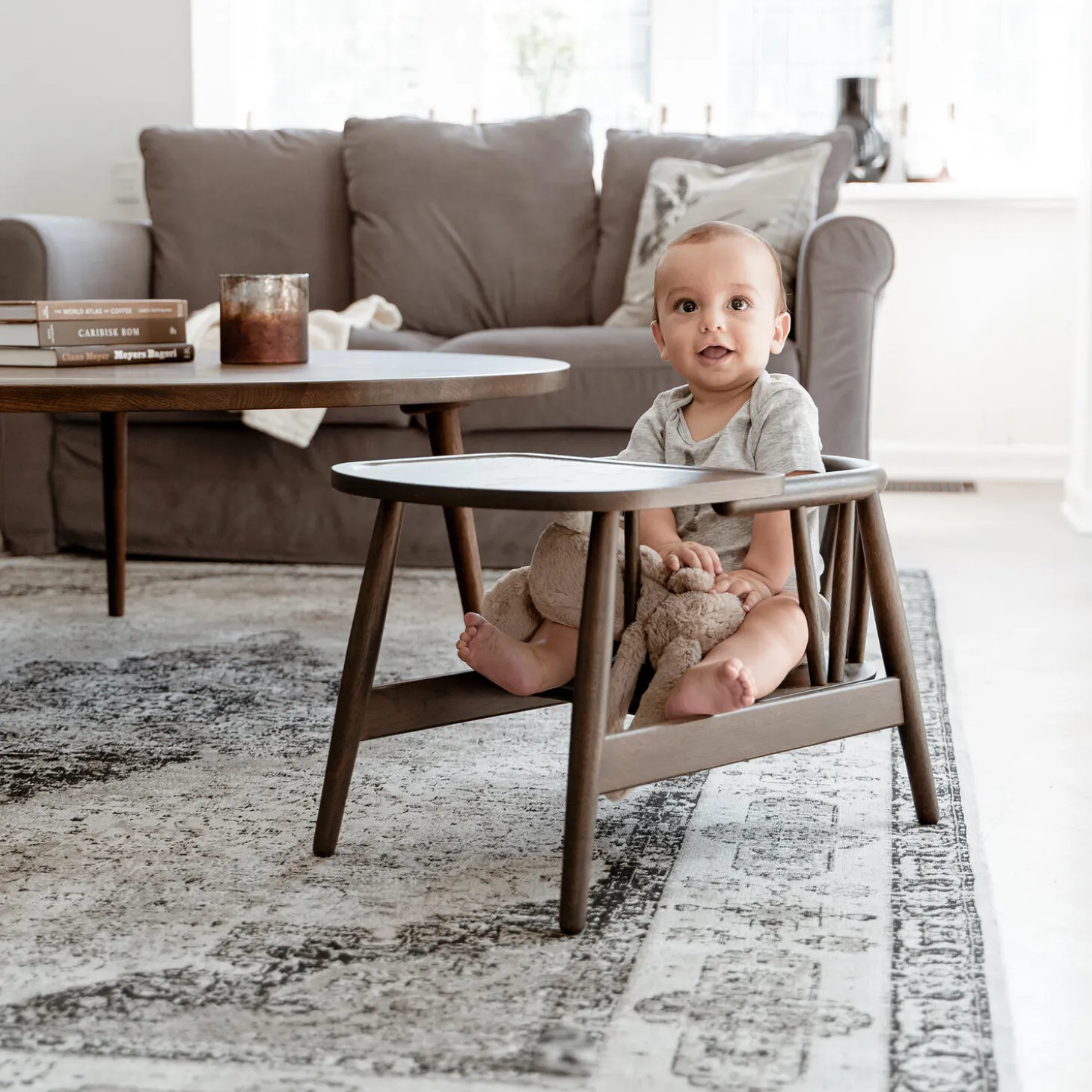 Smilla toddlerstol, røget eg